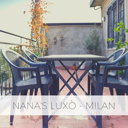 Nana's Luxo Apartament *