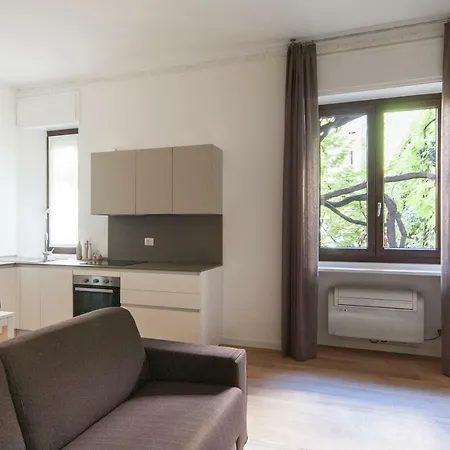 Beautiful Flat In Center Mediolan