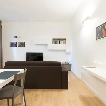 Beautiful Flat In Center Mediolan