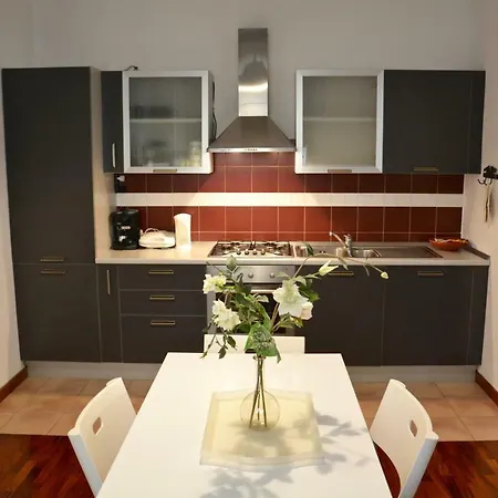 Via Valtellina Loft * Milan