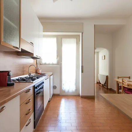 Spacious Modern Flat In A Lively Area Milan