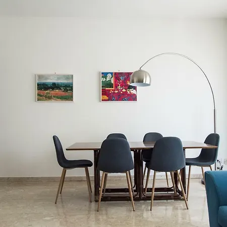 Spacious Modern Flat In A Lively Area Milan