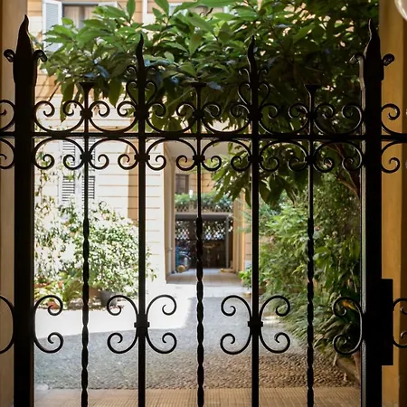 Vincenzo Monti Apartment Milan