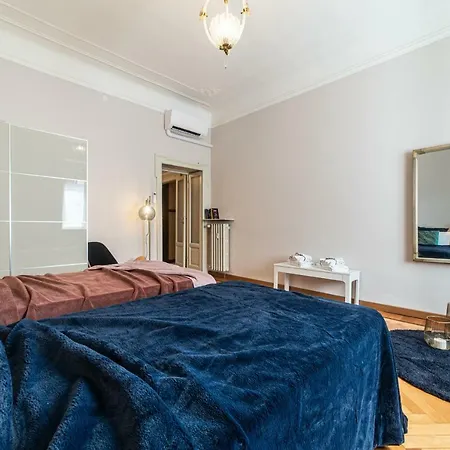 Apartment Joivy Sophisticated 3-bed Flat With Desk Milan