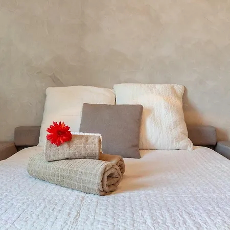 Alessia's Flat Veneziano 3