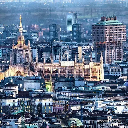 Beautiful And Happy Flat In Center ميلان