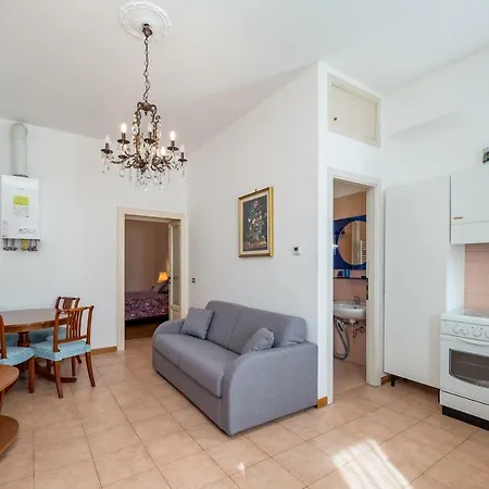 Viale Corsica Apartment Milan
