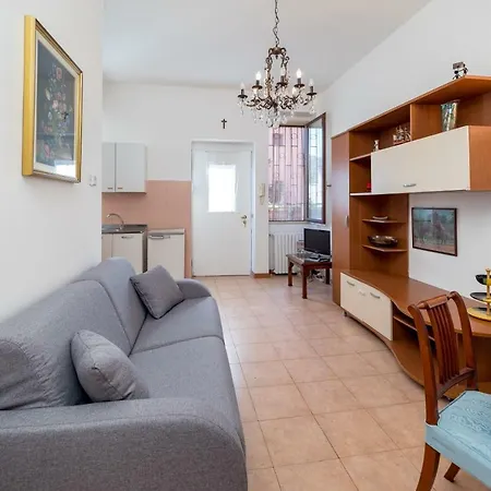 Apartment Viale Corsica Mailand