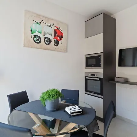 Ugolini Apartment *