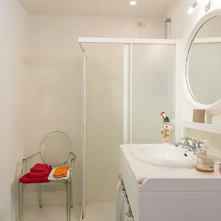 Flowers' Lane Apartment