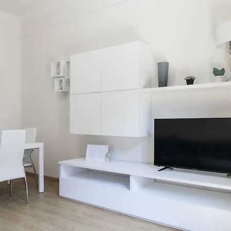 Apartment Italianway - Panfilo Nuvolone 18 B Milan