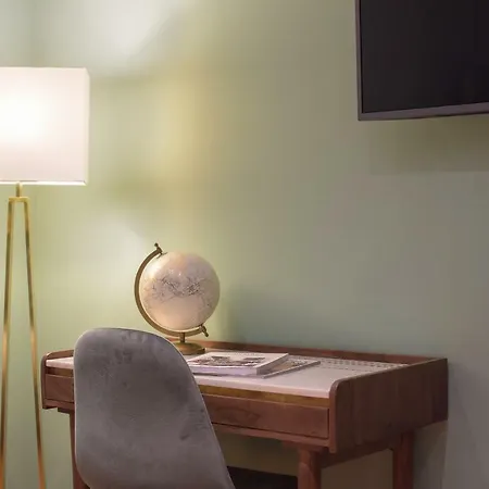 Mondeko Luxury Suites Vendégház *