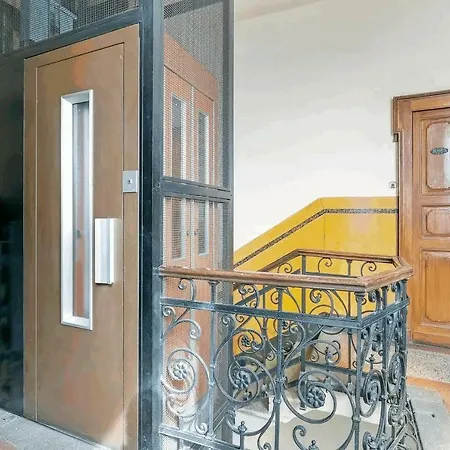 Guesthost - Isola View Renovated Апартаменты *