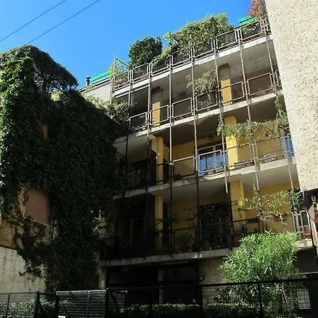 Via Savona, Navigli