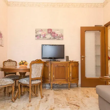 Elegant And Cozy In Citta Studi 아파트