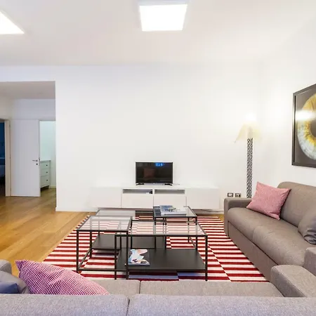 Apartment Annydi Art In Duomo Milan