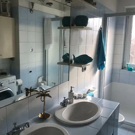 Leoni Charminghouse * מילאנו