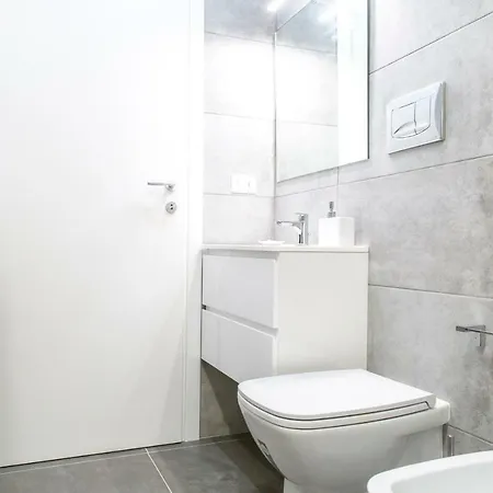 Brand, New And Fully Furnished Apartman Milánó