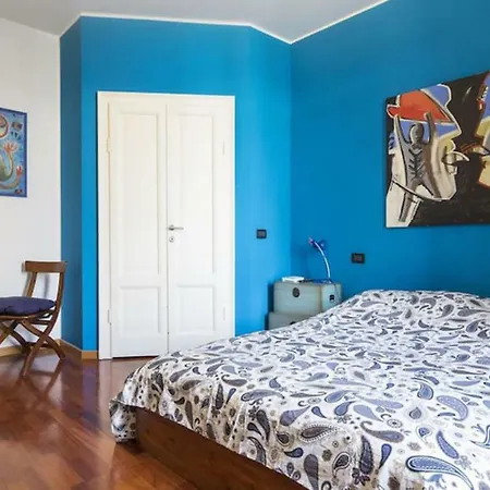 Stunning In The Design District Apartment Milan