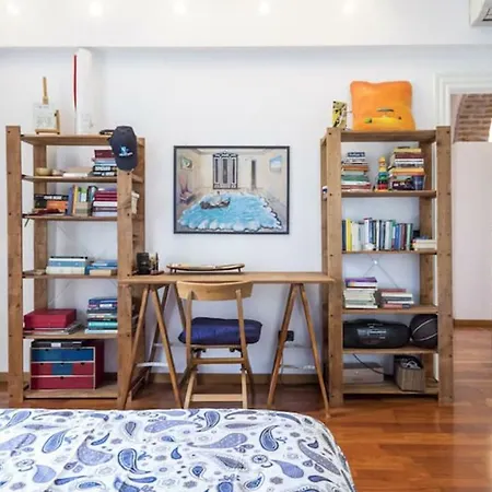 Stunning In The Design District Apartment Milan