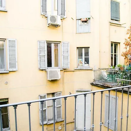 Appartement Charming, New & Bright Apt In The Heart Of Milan