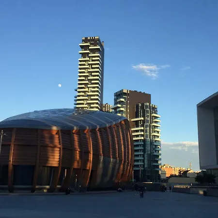 Daire Lovely Loft Isola/garibaldi