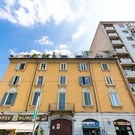 Appartamento Mansarda Sui Navigli Con Terrazza Milano