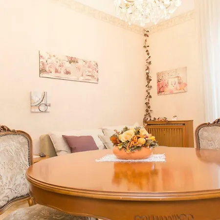 아파트 Elegant And Cozy In Citta Studi