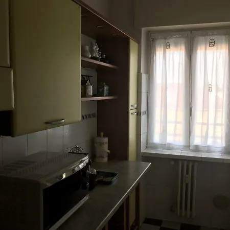 Leoni Charminghouse *