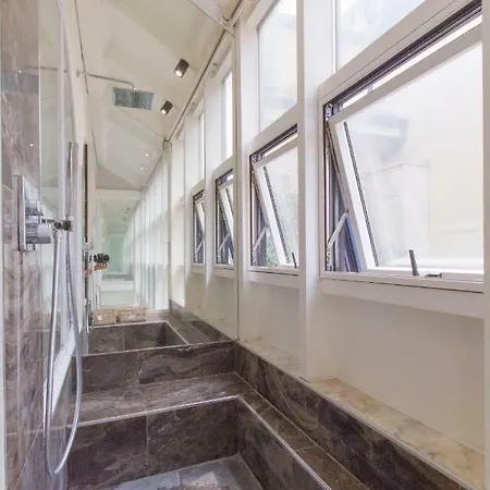 Appartement Elegante E Completamente Arredato In Duomo Milaan