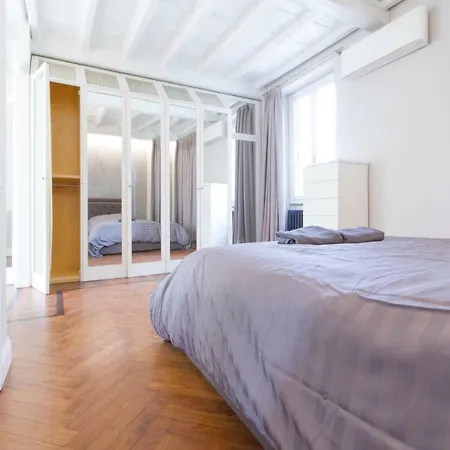 Apartment Elegante E Completamente Arredato In Duomo *