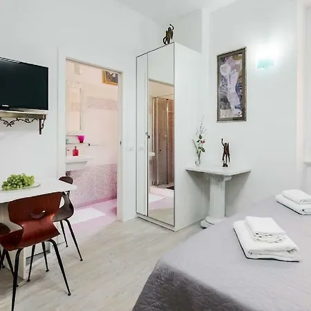 Apartament ℒovely & ℰlegant Next To Duomo/missori Mediolan