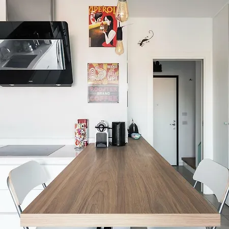 דירה Bright And Spacious In Milan!