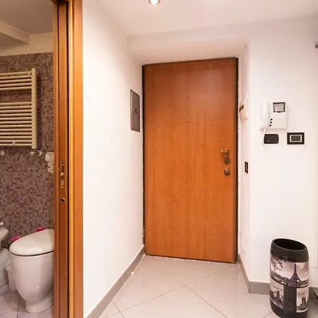 Alzaia 54 Navigli Mediolan