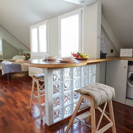 Guesthost - Con Balcone Per 2 Persone * Milánó