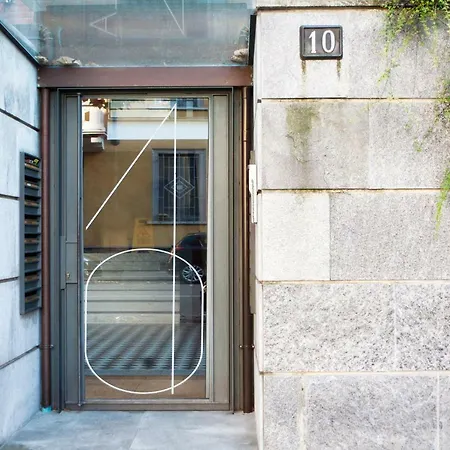 Apartmán Flat With Private Garden- Direct Metro Connection To Duomo In 15 Min Milán