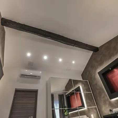 Stylish Near Duomo شقة ميلان