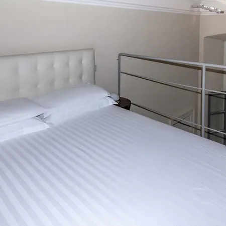 Antica Apartment With Private Outdoor, In The Heart Of Milan Few Steps From Duomo, By Houseinmilano *