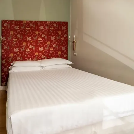 Antica Apartment With Private Outdoor, In The Heart Of Milan Few Steps From Duomo, By Houseinmilano *