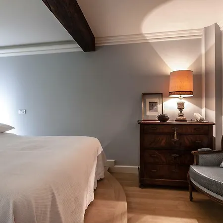 Antica Apartment With Private Outdoor, In The Heart Of Milan Few Steps From Duomo, By Houseinmilano