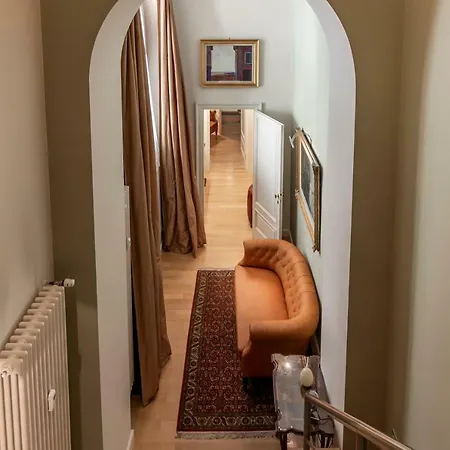 شقة Antica Apartment With Private Outdoor, In The Heart Of Milan Few Steps From Duomo, By Houseinmilano ميلان
