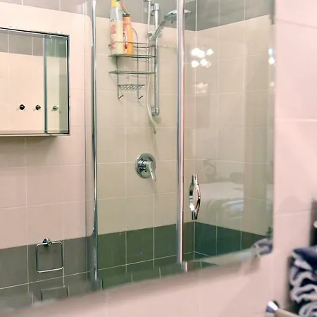 Flat With Private Garden- Direct Metro Connection To Duomo In 15 Min Apartmán