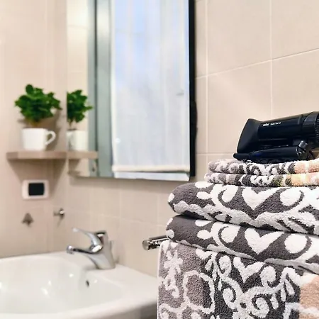 Flat With Private Garden- Direct Metro Connection To Duomo In 15 Min Apartament *
