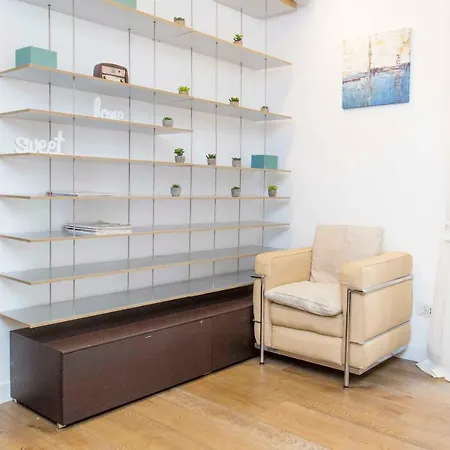 Amazing & Modern Apt In The Center * Милан