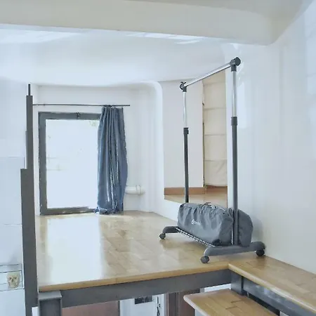 Charming Design Loft Isola Milán