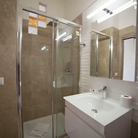 Imhome - Cadorna House 4* Milánó