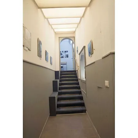 Pensión Cadorna House Milán