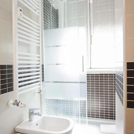 Lorenteggio Apartment