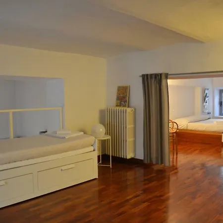 Via Valtellina Loft Apartment Milan