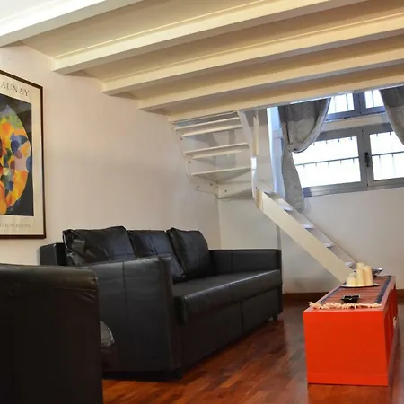 Via Valtellina Loft * Milan